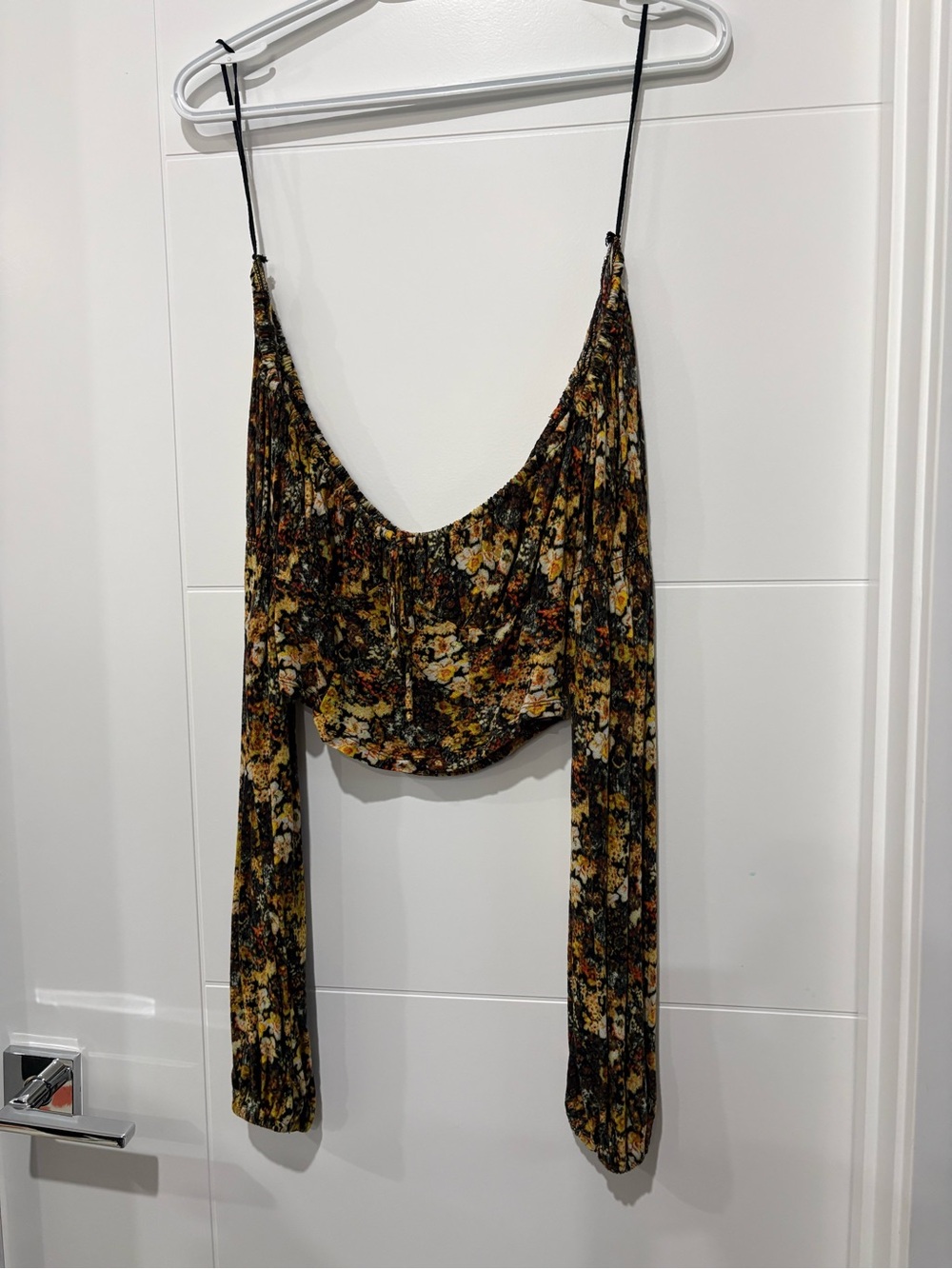 Urban Outfitters Black & Yellow Floral Puff-Sleeve Tie-Front Crop Top - Picture 2 of 5